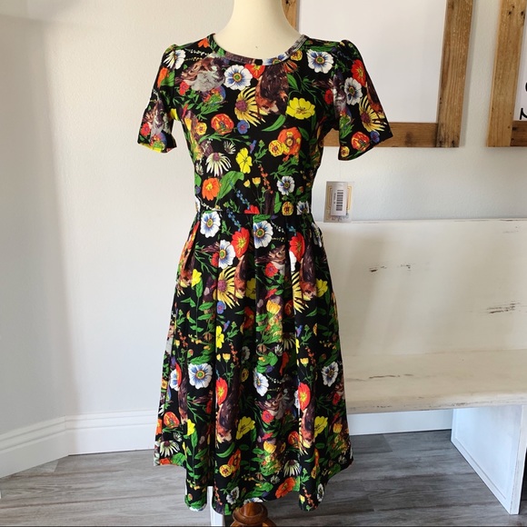 LuLaRoe Dresses & Skirts - Lularoe Floral sparrow Amelia dress